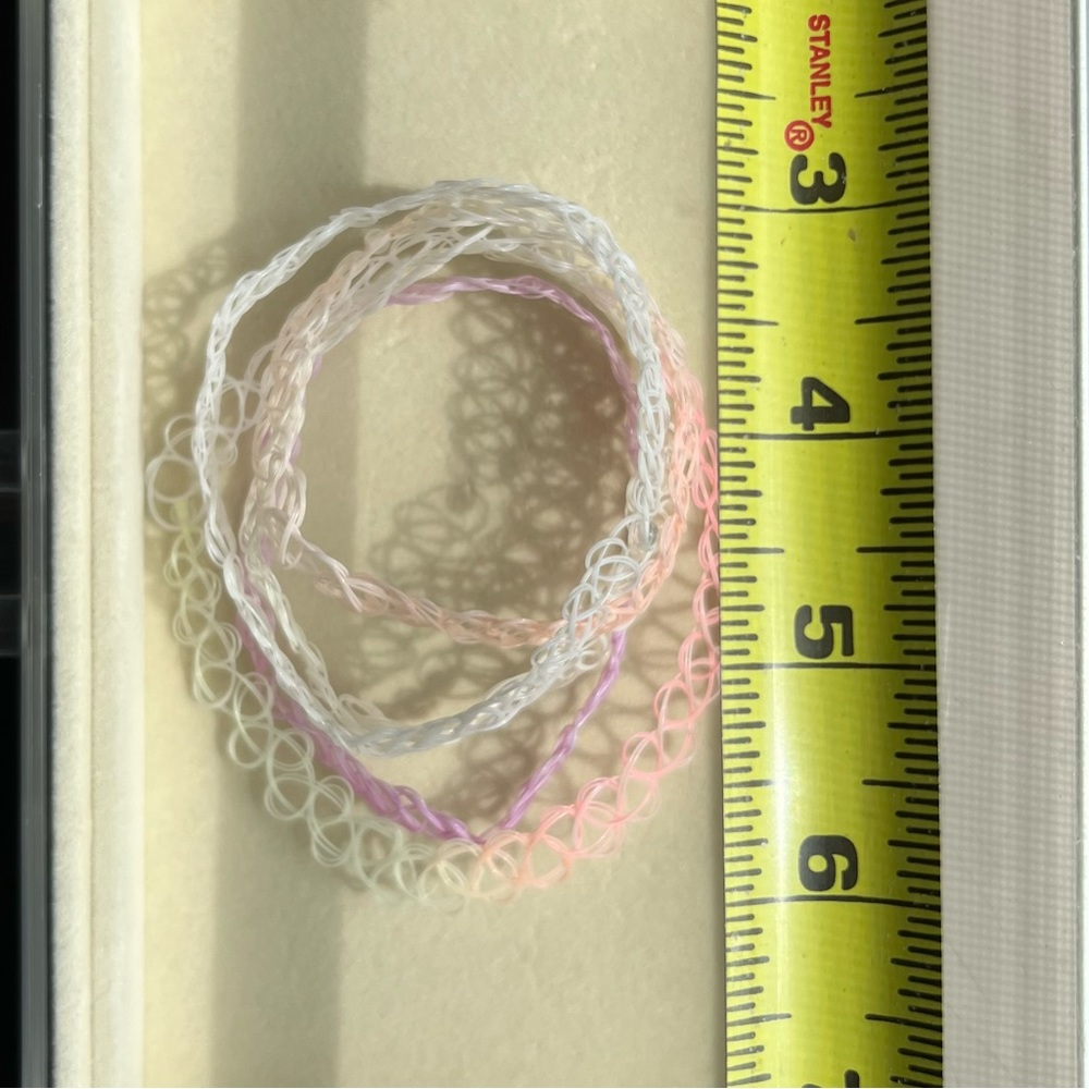 Plastic chokers